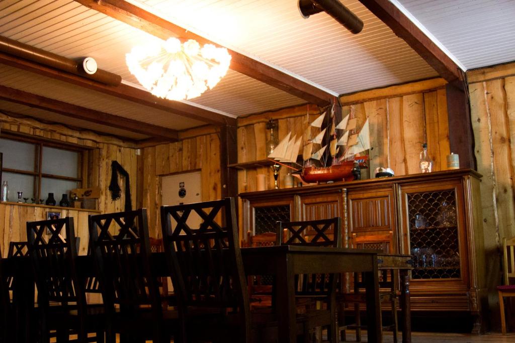 Ruokailuhuone Viking Motelilla